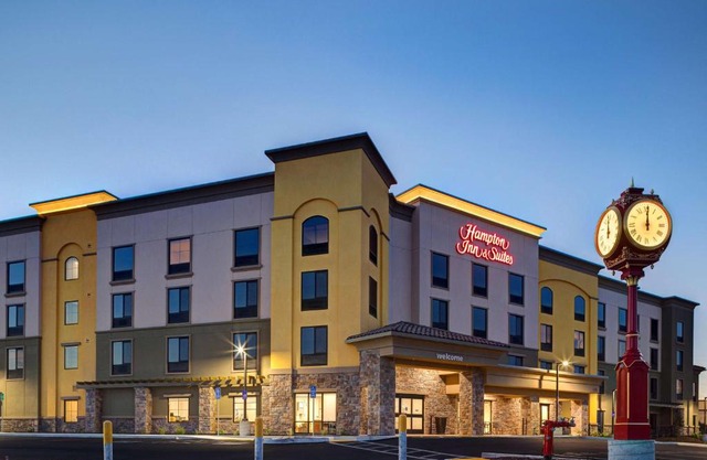 Hampton Inn & Suites Marina