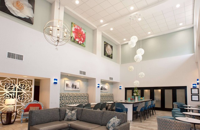 Hampton Inn & Suites McComb