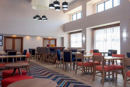Hampton Inn & Suites Riverton