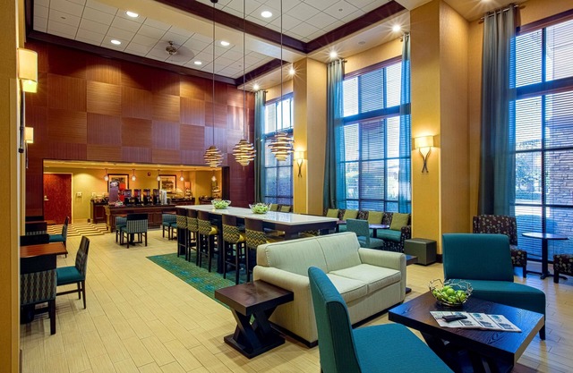 Hampton Inn & Suites Sacramento-Elk Grove Laguna I-5