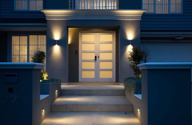 Hamptons in Torquay - 5 bath, Pool, Spa & Theatre!