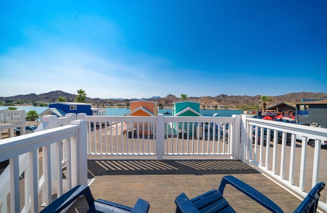 Hang Up and Hang Out, at Roadrunner Resort