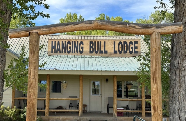 Hanging Bull Lodge in Encampment, WY