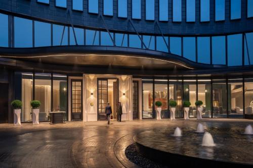 Hangzhou Wulin GDA Hotel, Vignette Collection - Nearby the iconic Wulin Square, with only a few minutes' walk to the West Lake