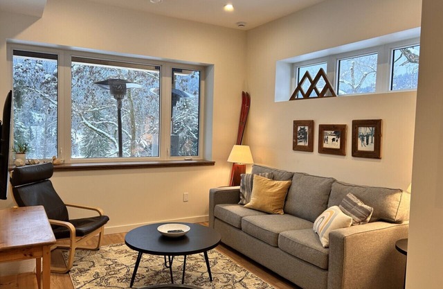 Hanna Creek Suite at Redstone Resort Rossland