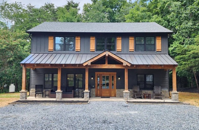 Happy Hollow Barndominium Retreat