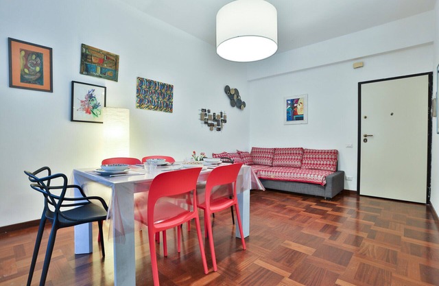 Happy House - Bright Apartment 200m from the beach