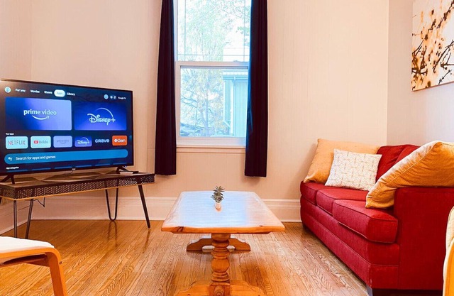 Happy House | Free Parking | Downtown