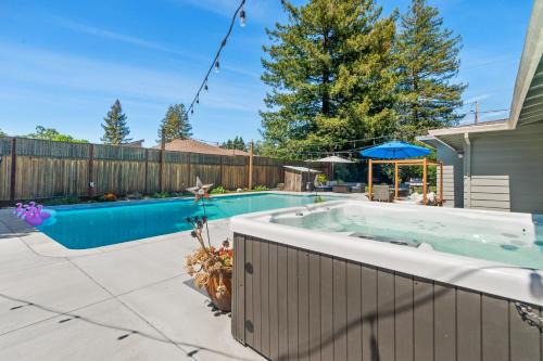 Happy House Getaway - Pool, Hot Tub & Wine Country