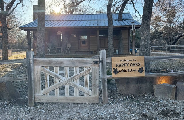 Happy Oaks Cabin Retreat on stunning acreage with trees, ponds, walking trails.