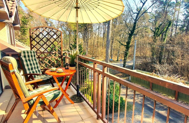 Urlaub mit Hund & Familie - Dachgeschoss-Apartment, nur zwei Min. zum Strand!