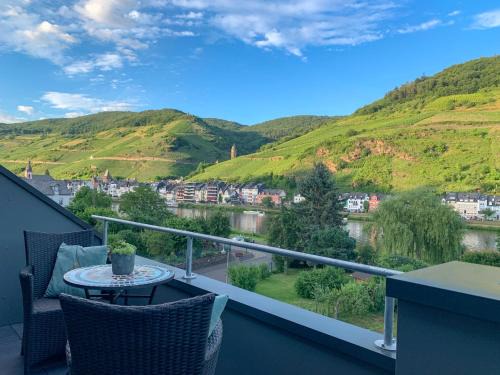 Happy Place Ferienwohnung mit Moselpanoramablick, Dachterrasse und Sauna