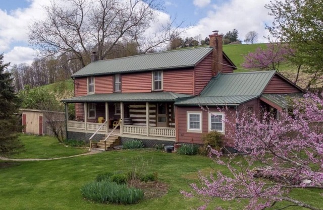 Happy Valley Log Cabin Farmhouse Shenandoah Valley