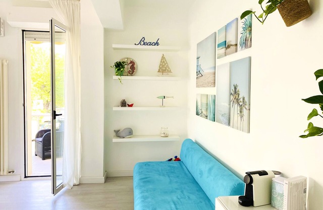 ★ helle Wohnung am Meer ★ kostenlose Liege & Sonnenschirm am Strand