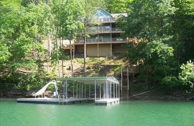"Happyhour", Norris Lake, Cov Dock mit Rutsche, von Deerfield, Lg Fire Pit, für 30 Personen