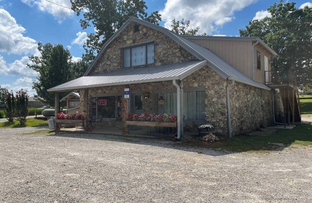 Relaxing Loft 0.5 Miles Away From Montauk State Park