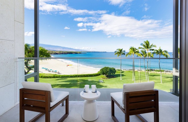 Hapuna Beach Paradise 2 BD Penthouse Oceanfront Views + Mauna Kea Beach Resort