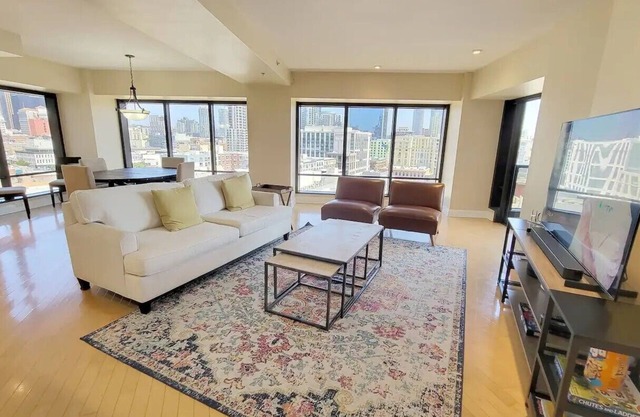 Harbor Club Luxury Condo in the Gaslamp District of downtown San Diego