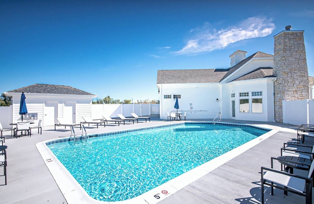Harbor Hideaway: A Year-Round Resort Escape with Marina Views