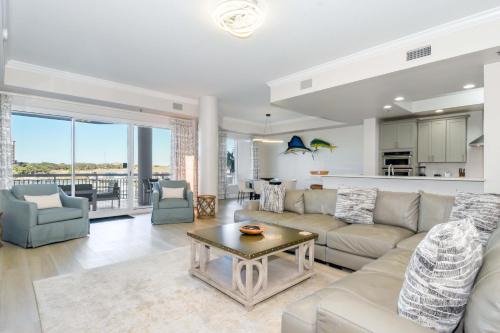 Harbor Landing 203A