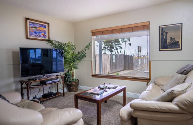 Harbor View Apartment 1
