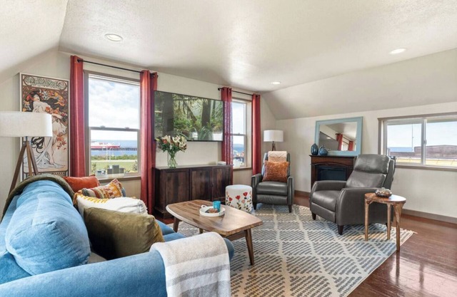 Harbor View Hideaway