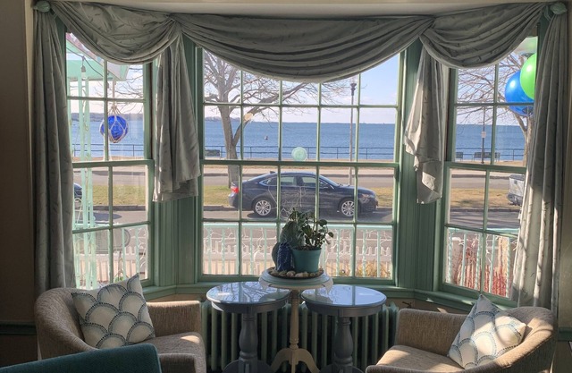 Harborview Inn