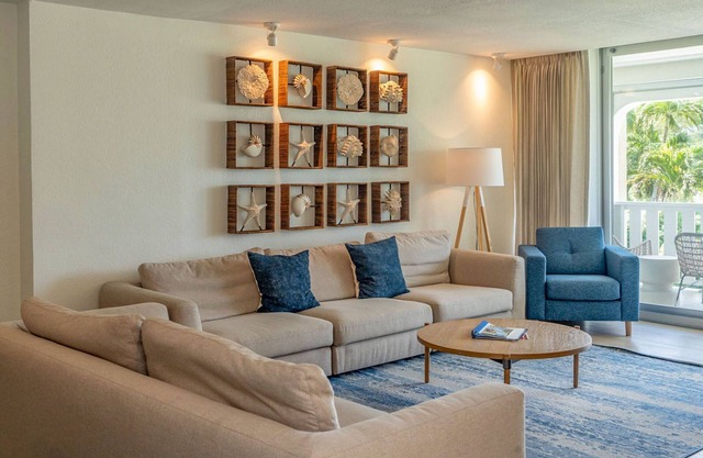 Harbour Heights #41 Seven Mile Beach, Second Floor 4 Bedroom, 3.5 Bathroom Townhouse
