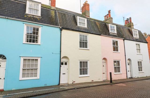 HARBOUR TALES, family friendly, country holiday cottage in Weymouth