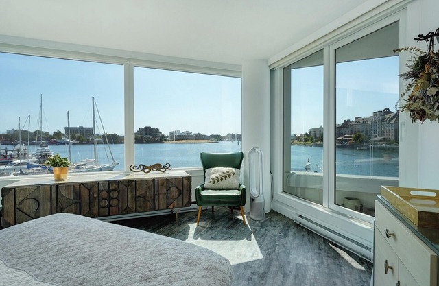 Harbour View Executive Suite – Unparalleled Views in Victoria!