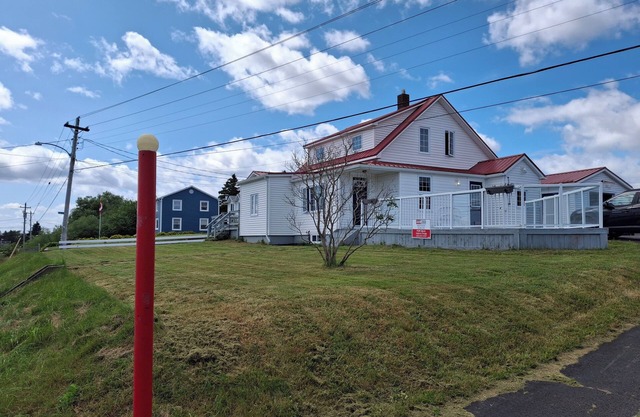 Harbourview House -A classic East Coast home and close to Pondville Beach