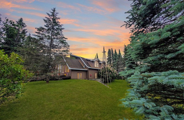 Harlequin Haven at White Birch Lake | HotTub, AC, Lake Access & Dock, Dogs OK