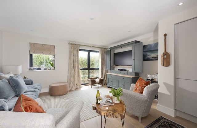 Harlyn Folly, Apartment 6 - sleeps 4 guests in 2 bedrooms