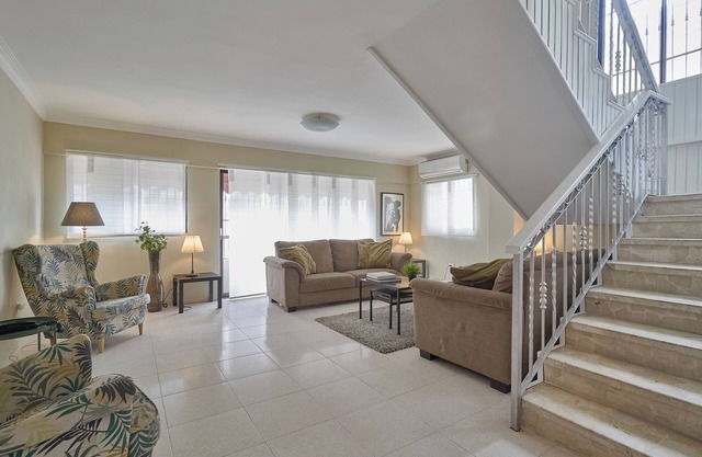 Harmony Penthouse in der Nähe der Winston Churchill Avenue und der Blue Mall