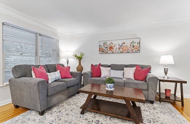 Harmony House 3bd 2bath newly remodeled Gem in peaceful neighborhood.