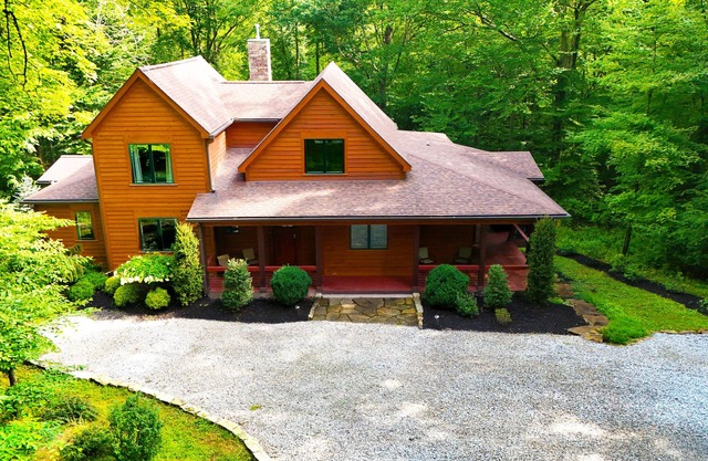 Harmony House Luxury Cabin with National Park Access