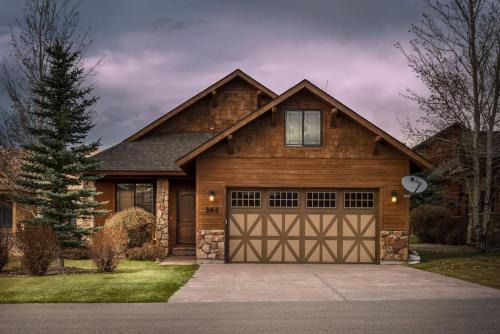 Harris Hawk Cabin in Victor, Id with Air