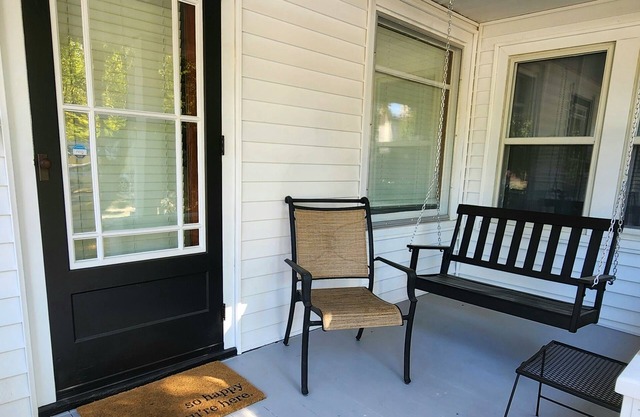 Hart House // One Bed, 1 Ba, St Mary's Mayo Clinic from the Front Porch