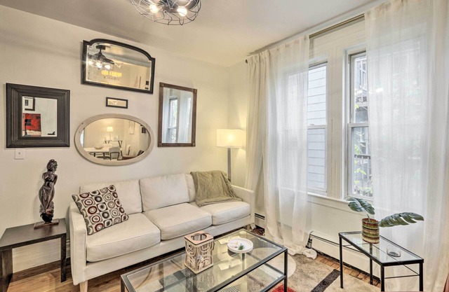 Hartford Vacation Rental - Close to Downtown!