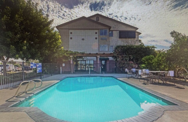 Harvest Inn, Dixon/ UC Davis.