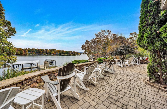 Hastings on Hickory - Huge lake estate with private dock & amazing lake/mtn view