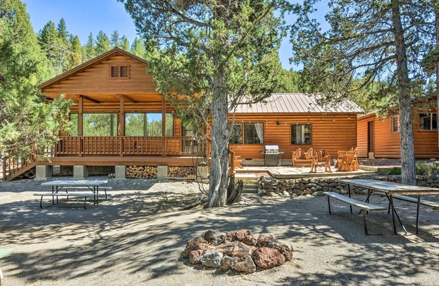Hatch Retreat w/ Deck, Grill & Creek Access!