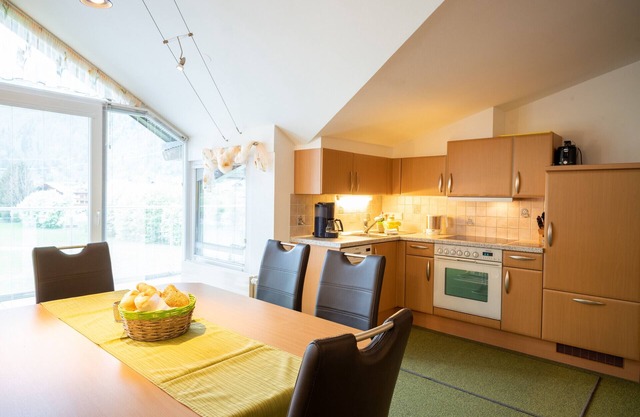 Haus Katharina - Kitzsteinhornblick, Sauna & Balkon
