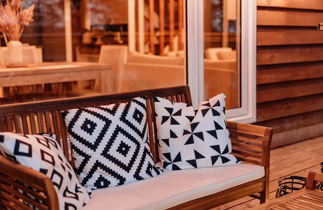Haus on the Cliff by Cabinaway | Waterfront Oasis