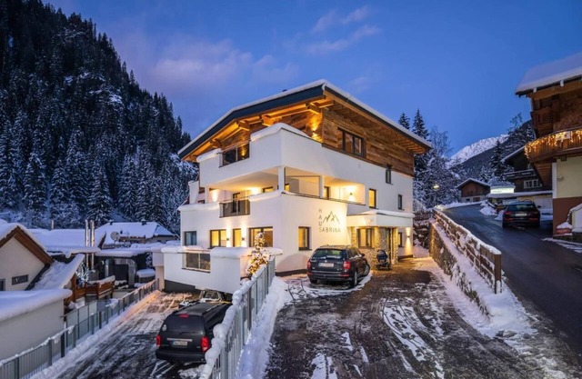 Haus Sabrina Ferienwohnung "Hexenkopf" mit Bergblick, WLAN und Terrasse