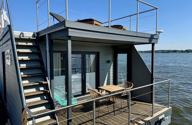 Hausboot bikini für 4Personen mit großzügiger Dachterrasse am Ostseefjord Schlei