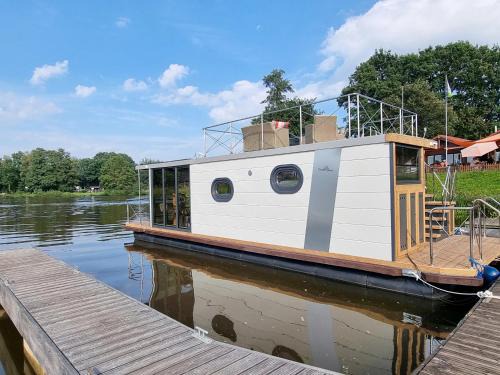 Pures HausbootVergnügen