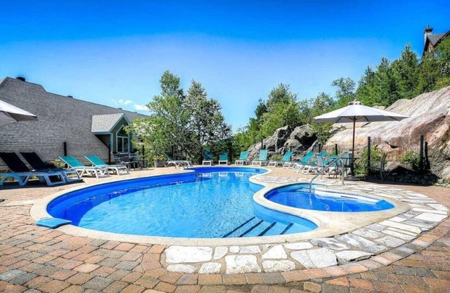 Hauts-Bois Ski In/Out 2brs w/Pool Access (197-9)