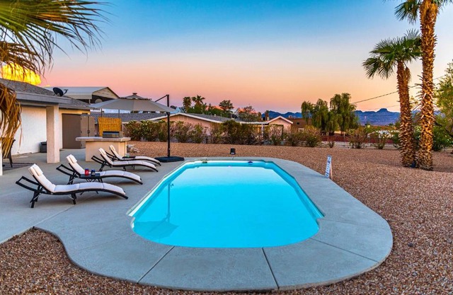 HavaLovely Stay - Pool . Smart TV . Central