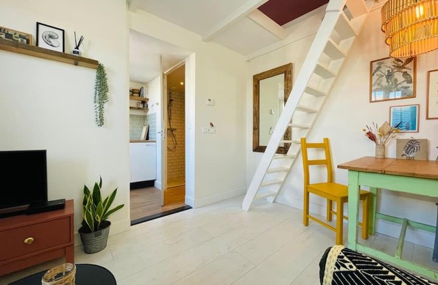 Have a nice stay! -The Birdhouse, Tiny home close to the beach